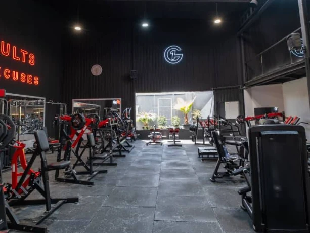 تصویر باشگاه وان جیم (One Gym) در مشهد