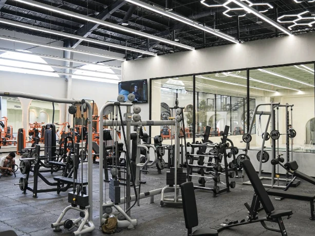 تصویر باشگاه لایف جیم (Life Gym) شعبه پاسداران