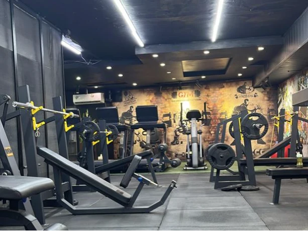 تصویر باشگاه بدنسازی اسطوره