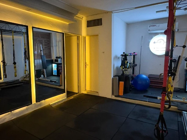 تصویر استودیو ورزشی فام فیت (Fam Fit studio)