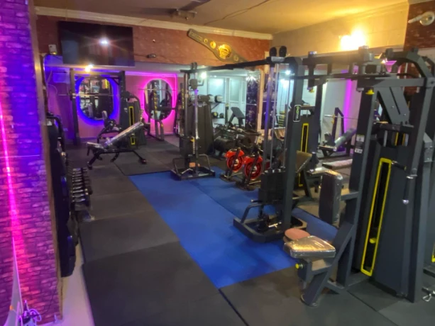 تصویر باشگاه پاهای آهنین (Iron Feet Gym)